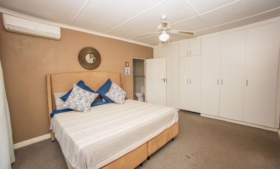 4 Bedroom Property for Sale in Nahoon Valley Park Eastern Cape